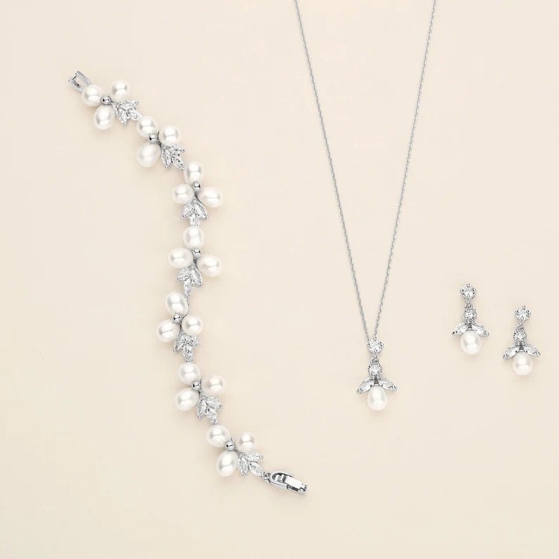 " Pearl Elegance Jewelry Set"