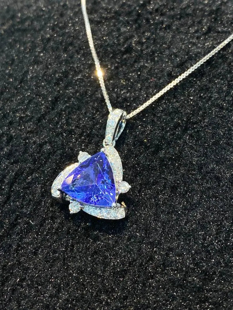 Elegant Trillion-Cut Blue Pendant