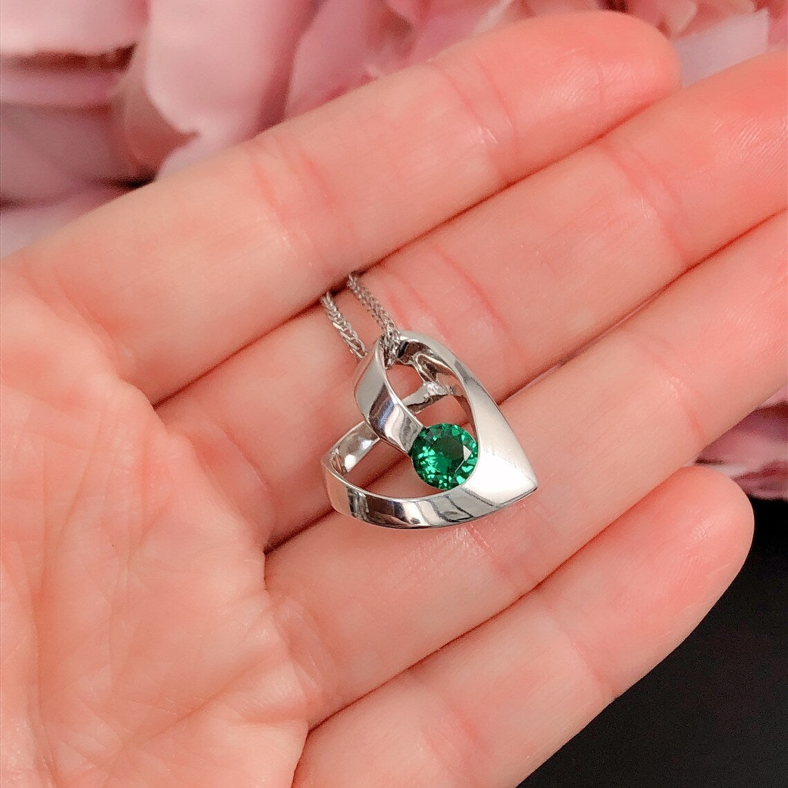 Heart-Shaped Pendant Necklace with Green Gemstone