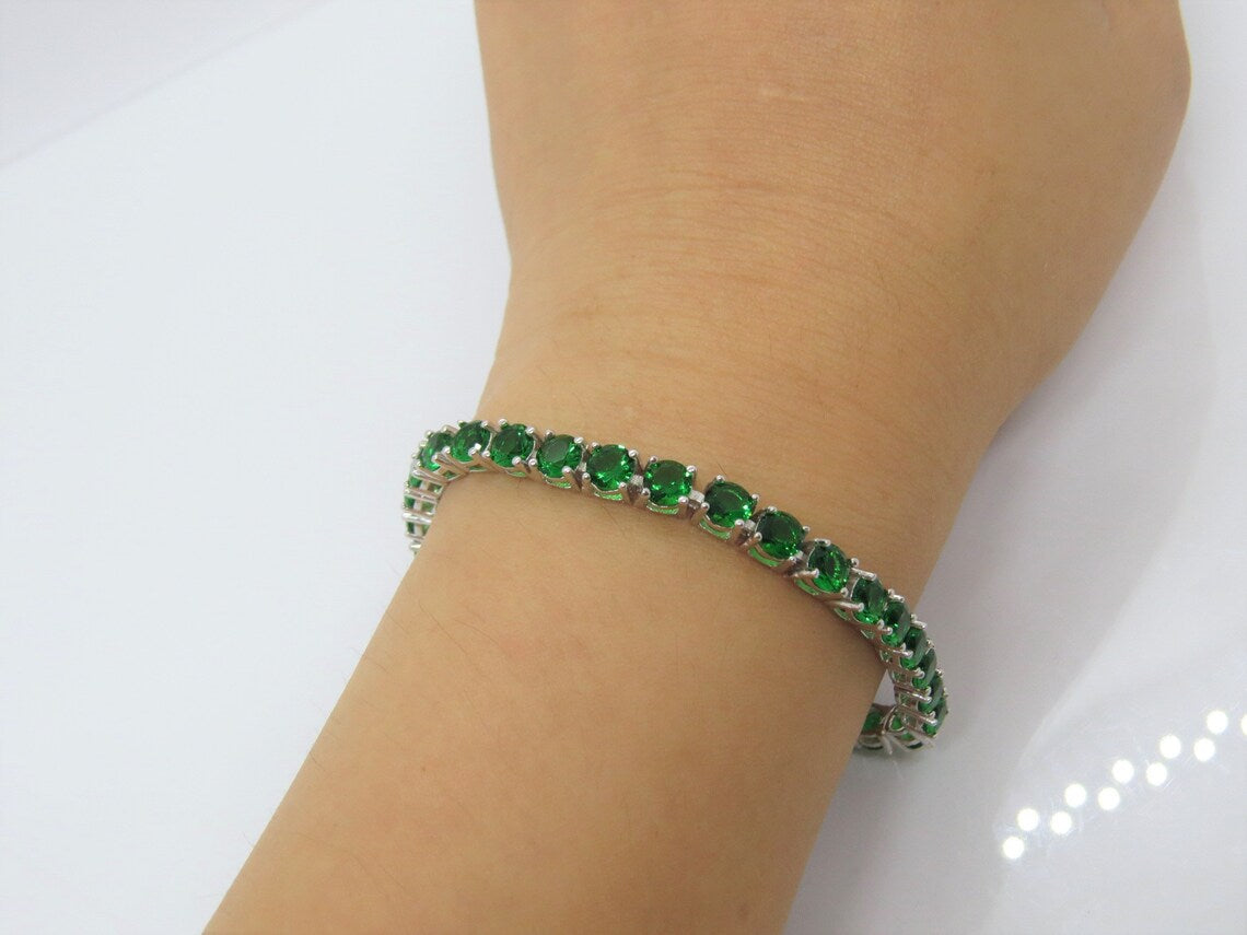 Green Round-Cut Gemstone Tennis Bracelet