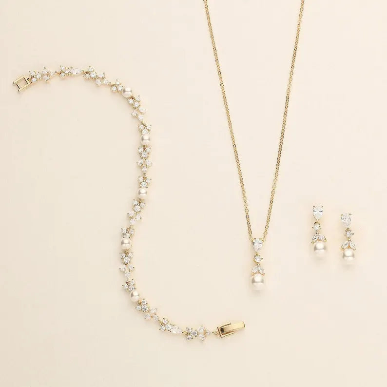"Golden Pearl Blossom Jewelry Set"