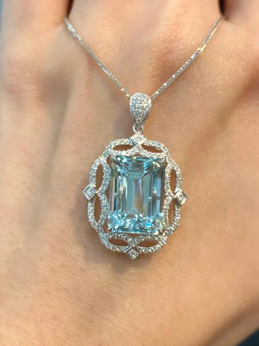Luxurious Aquamarine Pendant