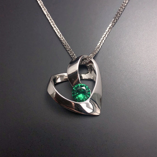 Heart-Shaped Pendant Necklace with Green Gemstone